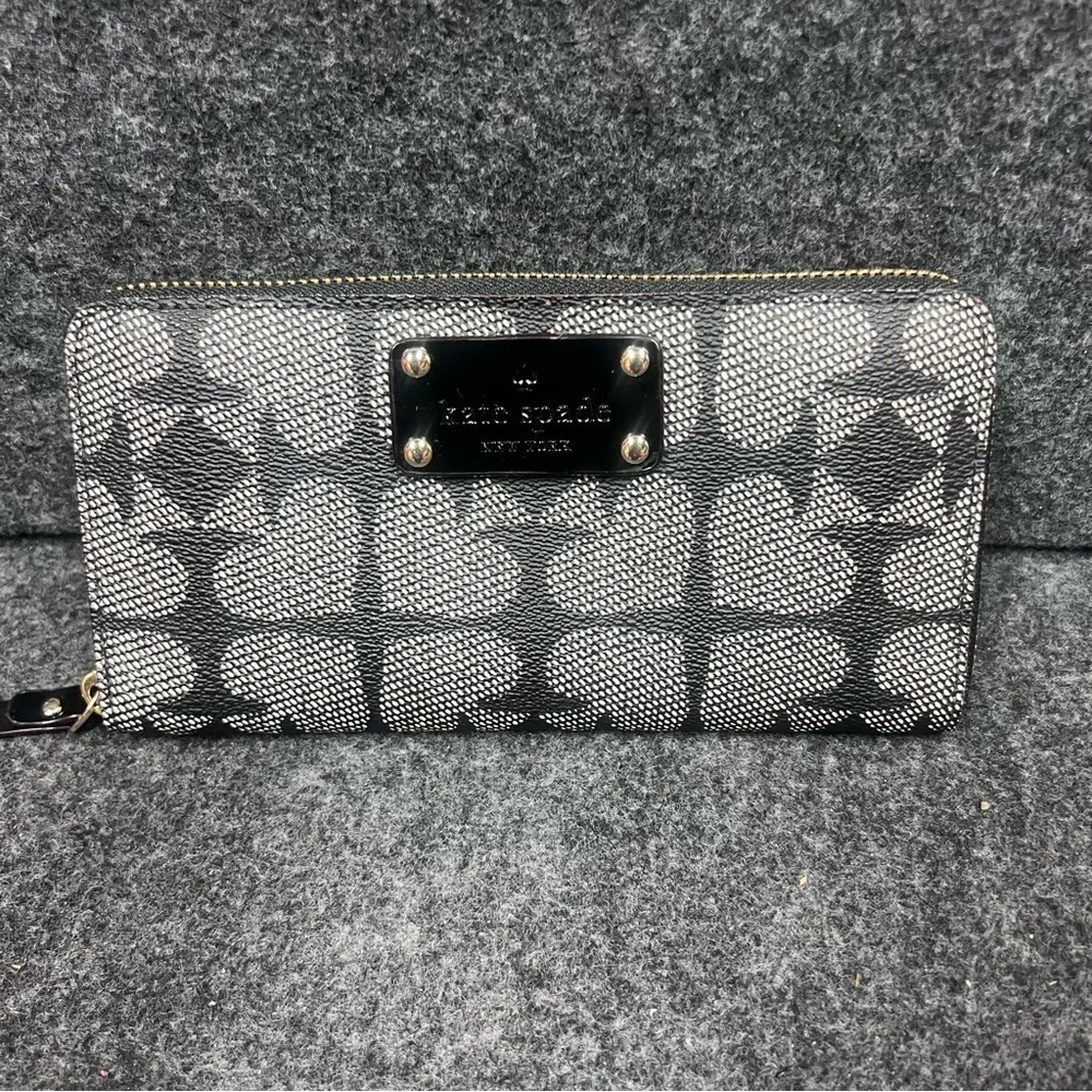 NWT Kate Spade Neda Black Pebbled Ace of Spades Zip Around Wallet